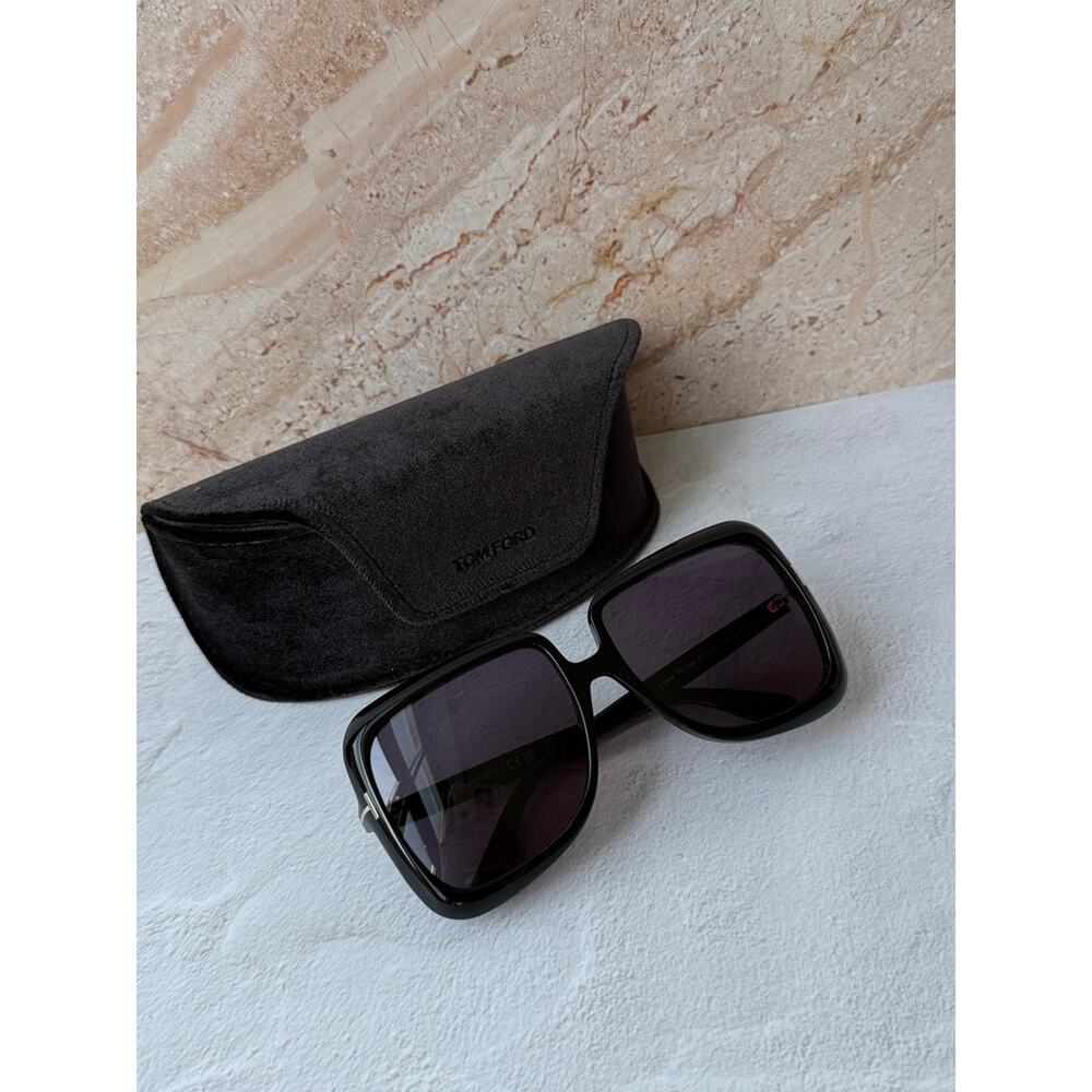NEW Tom Ford TF1156 Lorelai Black Oversized Sunglasses $600 - Picture 2 of 7